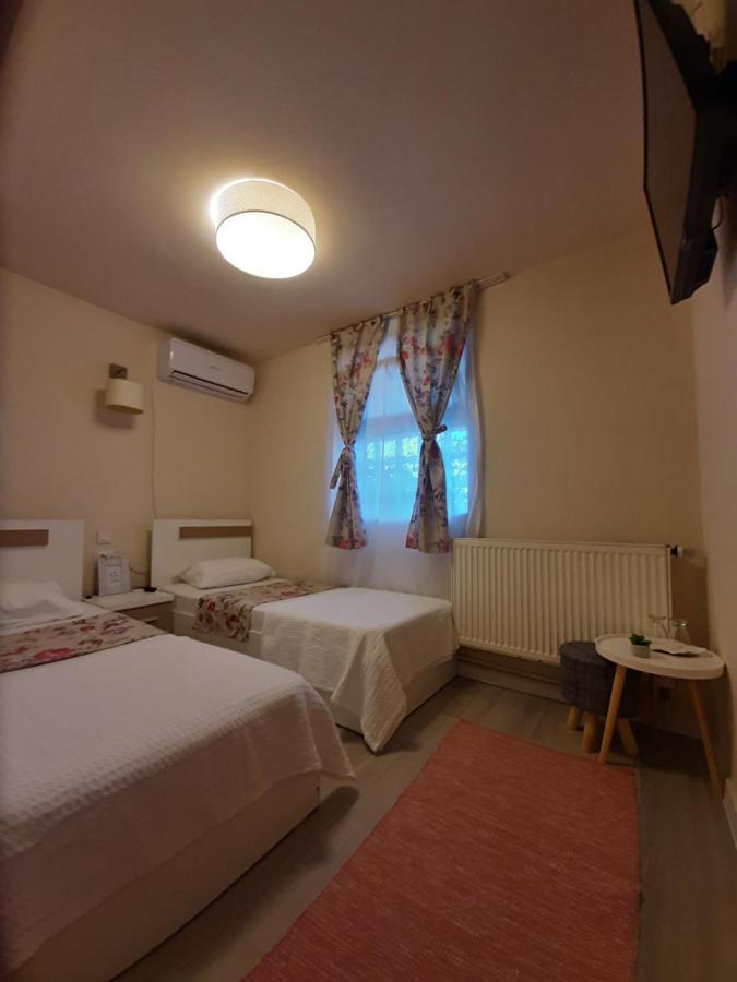 Hotel Casa Flamingo Craiova Exterior foto